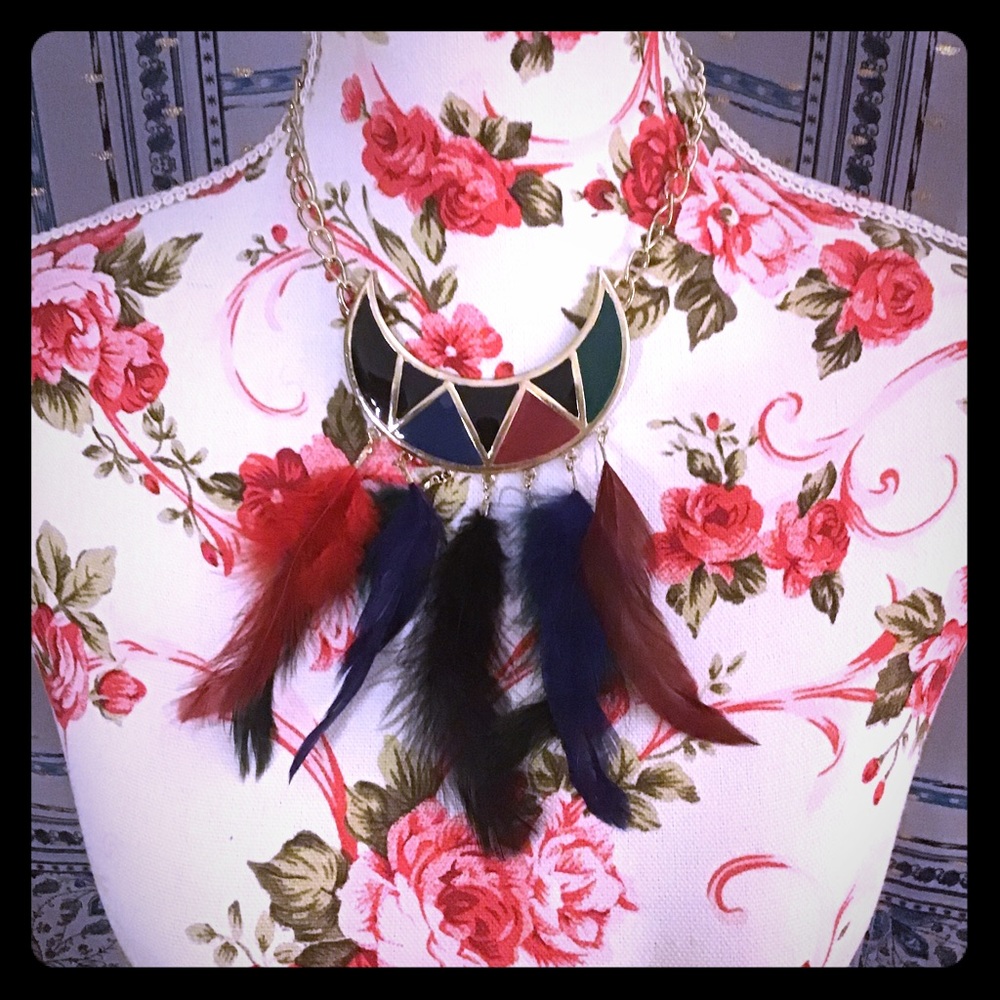 🌾NWT BOHO FEATHER MOON NECKLACE
